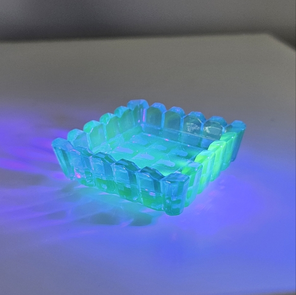 Cobalt Blue UV Reactive Salt Cellar - Picture 5 of 7